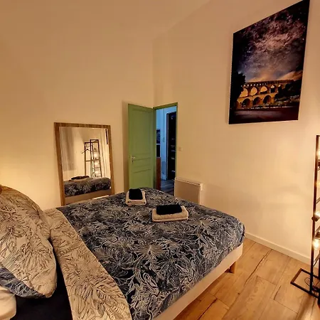 Lägenhet Les Calquieres, 1 Chambre,centre Historique Nîmes